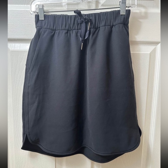 lululemon athletica Dresses & Skirts - LL🍋On the Fly Skirt Size 4 Black